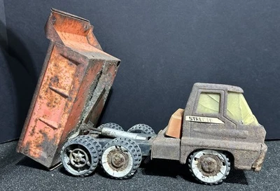 1960's Vintage Hydraulic Dump Truck Pressed Steel A COMPLETE STEAMPUNK MESS - Image 1 of 4