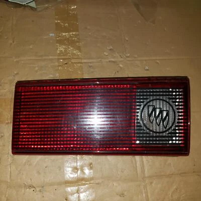 Conjunto de luz trasera izquierda usado se adapta a: Buick Skylark Gran Sport 1997 tapa montada Le Foto 1 de 3