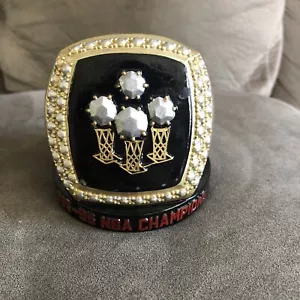 Anillo de campeonato Windy City Bulls réplica exhibición 1995-96 NBA CHAMPIONS RARO. - Imagen 1 de 6