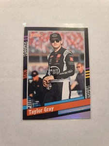 2024 Donruss NASCAR Taylor grau #101 Zahlen parallel 6/17 - Bild 1 von 2
