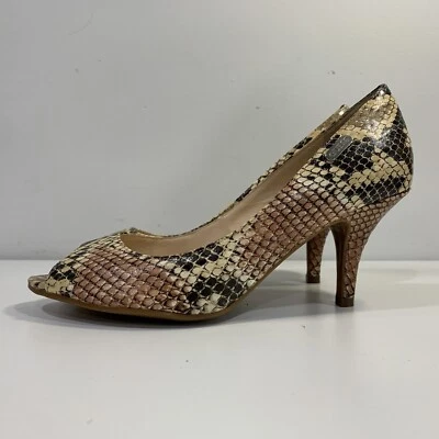 Zapatos de tacón GUESS by Marciano marrón tostado estampado de piel de serpiente punta abierta para gatito talla 6 Foto 1 de 4