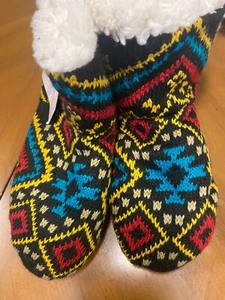 Muk Luks NWT Black Multi Color Faux Fur Ankle High Slippers Size 5/7 - Picture 1 of 4