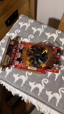 Palit NVIDIA GeForce 9600GT 512MB GDDR3 PCI-Express Graphics Card Gold Red DVI - Image 1 of 2