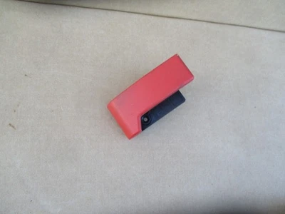 2006 MERCEDES-BENZ E 350 4MATIC HOOD RELEASE HANDLE PULL LEVER - Image 1 of 3