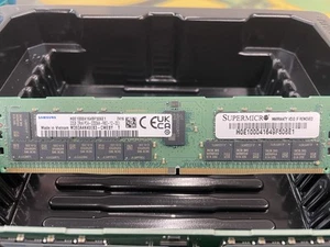 Samsung M393A4K40EB3-CWEBY 32GB PC4-3200AA DDR4-3200 2RX4 - Afbeelding 1 van 2