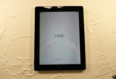 Apple iPad 4th Gen Tablet A1430 - 32GB - CRACKED SCREEN - Image 1 of 4