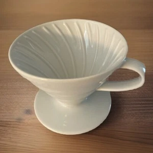 WHITE 4 X 4.5" CERAMIC COFFEE DRIPPER POUR OVER COFFEE Made In Japan - Picture 1 of 5