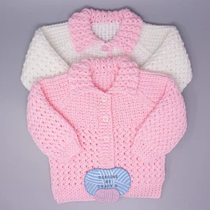 Cárdigan con patrones de tejido para bebés de Designs de Tracy D - Imagen 1 de 3