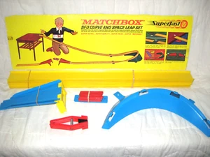 Matchbox SF-3 Curve and Leap Set w Clamp, Tracks, Stabilizers, Curve, Jump - Picture 1 of 8