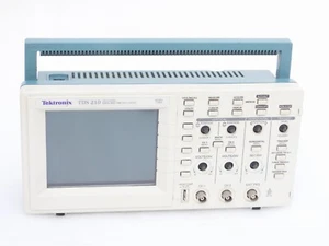 TEKTRONIX INC. TDS210 TWO CHANNEL DIGITAL REAL-TIME OSCILLOSCOPE MADE IN USA - Picture 1 of 3