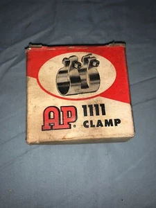 34-52 53 54 55 56 Plymouth Dodge Desoto NORS abrazadera silenciador MoPaR OEM # 1064459 - Imagen 1 de 2