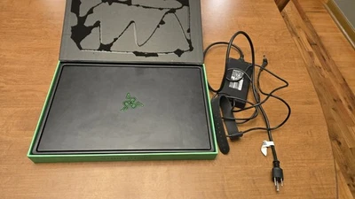 2018 Razer Blade Gaming Laptop Base Model -no battery-w/charger - Image 1 of 4