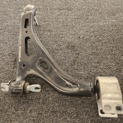 Оригинальный нижний рычаг управления для переднего пассажира 2022 GMC Terrain 87821885 - Изображение 1 из 4