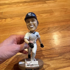 DEREK JETER RESIN BOBBLEHEAD 8" YANKEES VERIZON - Bild 1 von 10