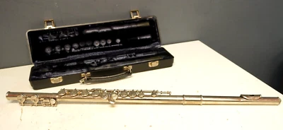 Flauta Artley banhada a prata 18-0 com estojo rígido - Imagem 1 de 4