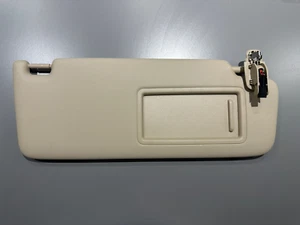 AUDI Q5 2017-2024 RH Sun Visor 8V5857552 Atlas BEIGE - Bild 1 von 4