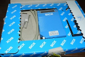 SICK CLV212A1010 BAR CODE SCANNER P/N 1 015 252 NEW - Picture 1 of 2