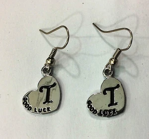 COPPIA DI ORECCHINI CON GANCETTO CIONDOLO LETTERA T PAIR EARRINGS CHARM LETTER T - Picture 1 of 1