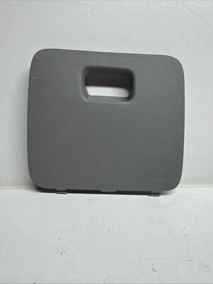 Hyundai Accent 2009 sedán interior panel de fusibles cubierta puerta gris Foto 1 de 4