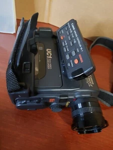 Canon UC1 A 8mm Video Camcorder 8 Canon Super-Macro AF Zoom (FOR PARTS) READ - Picture 1 of 3