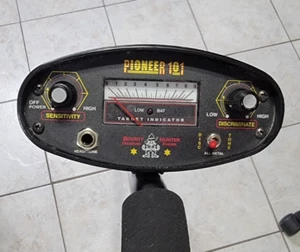 Vintage Metal Detector - Pioneer 101 Bounty Hunter Tested Work's Great - Picture 1 of 13