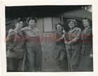 Foto, US-Army W.A.C., im Zeltlager vor Paris, Portrait vorm Zelt, 1944, 5026-696