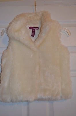 Epic Threads Girls M Medium Faux fur Vest - EUC - Image 1 of 4
