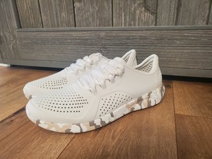 croc tennis shoes camo