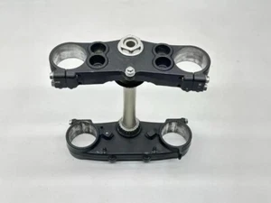 Yamaha YZ450F 2022 triple abrazadera de árbol vástago de dirección 33D-23340-20-00 OEM YZ 450F - Imagen 1 de 5