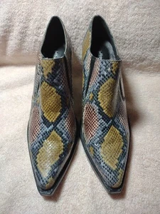 Jeffrey Campbell Snake Pattern Black Notched Heel Pointed Ankle Bootie Sz 7 - Picture 1 of 7