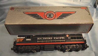 Lionel 8951 Southern Pacific O Gauge FM Trainmaster Diesel Locomotive - Image 1 of 4