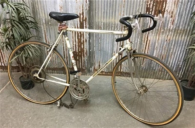 1972 Peugeot Record Du Monde Bicycle, Vintage White Men's Bike, Serial# 2372027 - Image 1 of 4