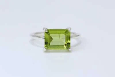 3.28 Ct Peridot Solitaire Ring 925 Solid Sterling Silver - Image 1 of 4