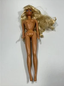 Muñeca de colección Barbie 1976 cabello rubio largo ojos azules con ojo Z ~ 1966 cuerpo Mattel - Imagen 1 de 6