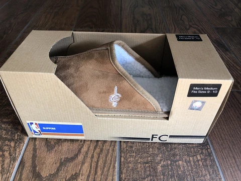 Cleveland Cavaliers NBA Slipper Tan Men’s  Size Medium 9-10 Cover