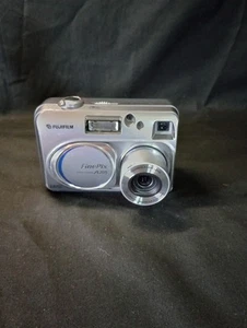 Fujifilm FinePix A Series A205 2.0MP Digital Camera - Silver Tested Works - Picture 1 of 14
