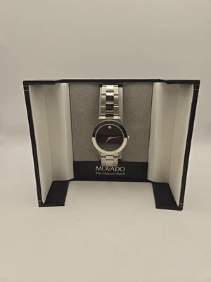 Relógio de pulso masculino Movado Museum 39 mm preto e prata aço inoxidável escovado 84.D1.862.2 - Imagem 1 de 4