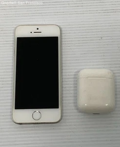 Apple iPhone 5s 32GB A1533 and Air Pods A!523 - Photo 1 sur 12