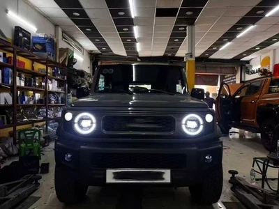 Farol dianteiro preto LED dinâmico DRL compatível com Suzuki Jimny 2019 20 21 22 23 25 - Imagem 1 de 2