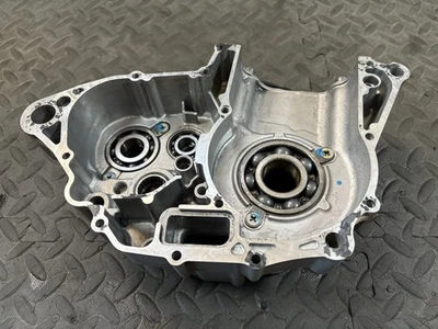 Suzuki RMZ450 2014 OEM lado izquierdo cárter del motor bloque 11301-28871 Foto 1 de 4