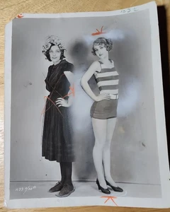 Vintage 1927 8"x10" Press Photo PRETTY GIRLS IN BATHING SUITS from 1902 & 1927 - Picture 1 of 5