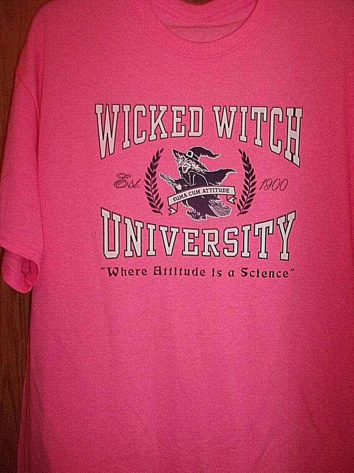 Suma Cum Attitude WICKED WITCH UNIVERSARY pink XL t shirt - Imagem 1 de 1