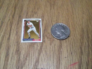 WADE BOGGS GOLD  1992 TOPPS MICRO MINI BASEBALL CARD # 10 - Picture 1 of 1