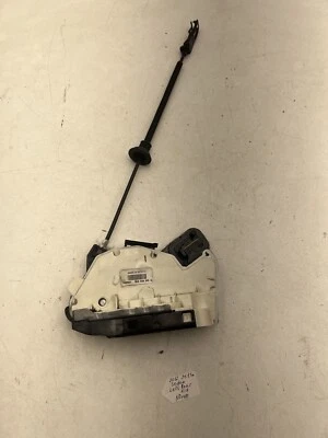 Cerradura de pestillo trasero izquierdo Volkswagen Jetta 2011-2014 sedán OEM. Foto 1 de 4