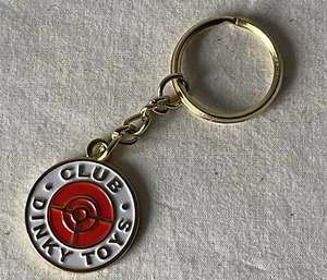 Llavero retro esmaltado rojo y blanco ediciones Atlas DINKY TOYS CLUB - Imagen 1 de 2