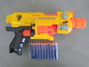 Pistola Nerf N-Strike Barricade RV-10 Automática - Dardos Nuevos Incluidos - Imagen 1 de 8