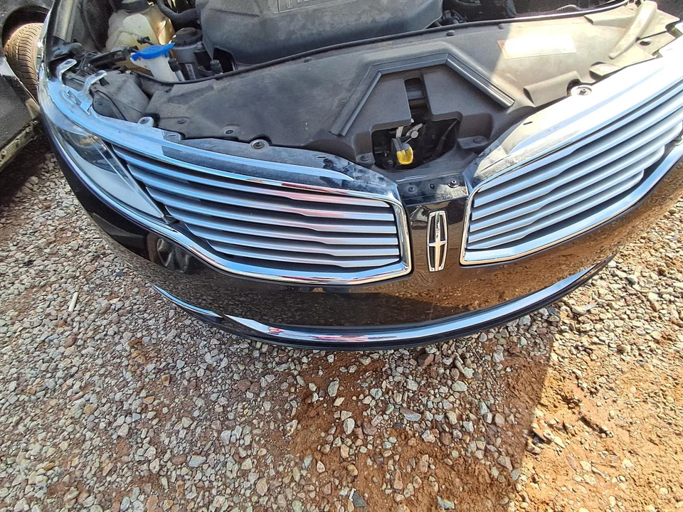 Used Front Bumper Assembly Front fits: 2015 Lincoln Mkz w/o automatic park Front Foto 1 de 4