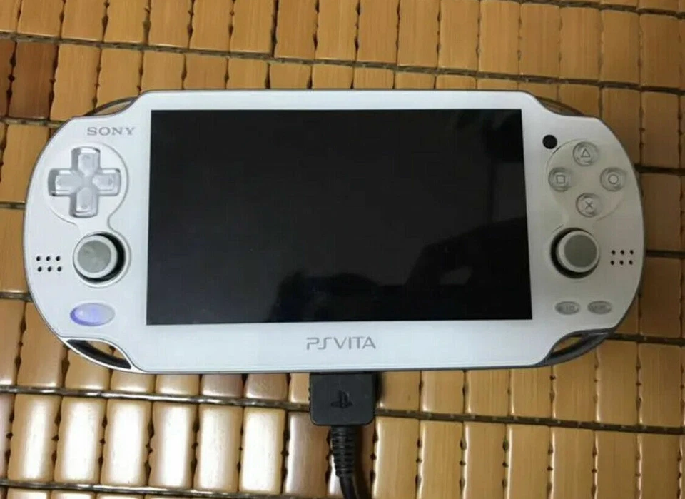 Consola PS Vita PCH-1000 Sony Playstation solo varios colores usada rango B Foto 1 de 1