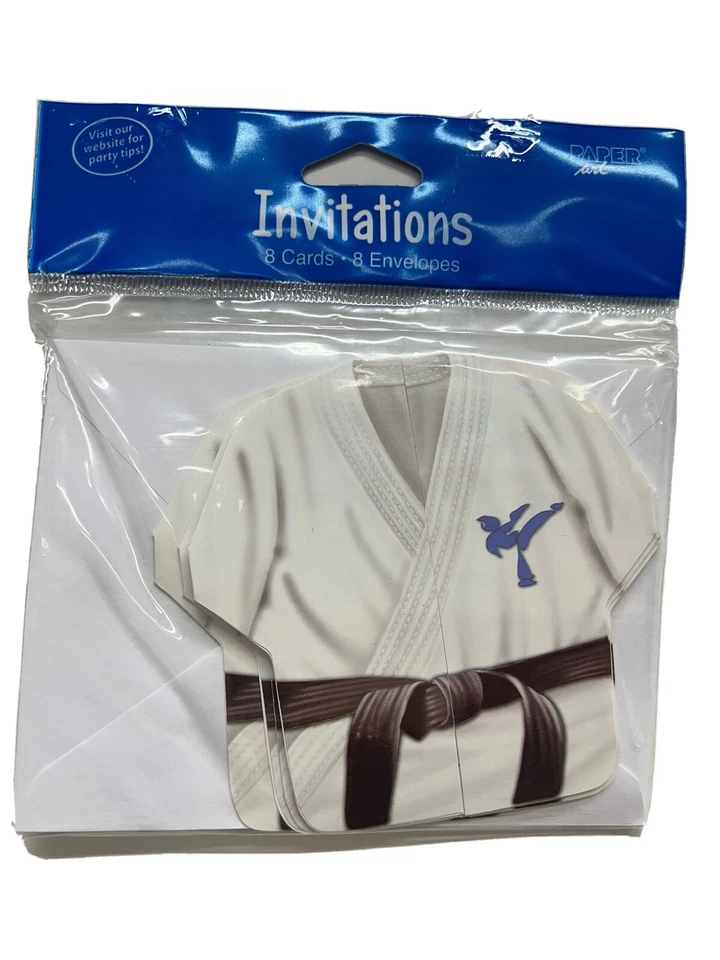 Karate Party Invitation 8 Cards 8 Envelopes - Image 1 of 1