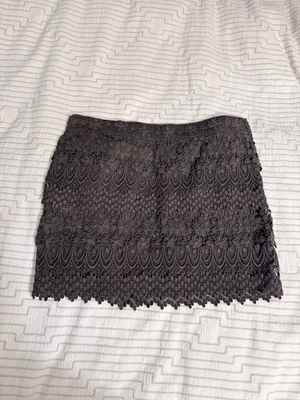 Minifalda American Eagle Floral Crochet Talla 8 Carbón Nueva con Etiqueta Foto 1 de 4